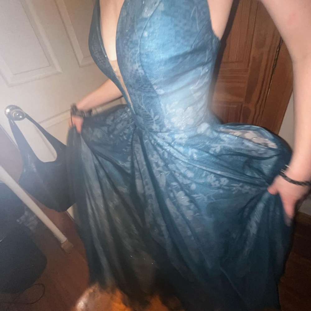 Monsini prom dress - Picture 5 of 6